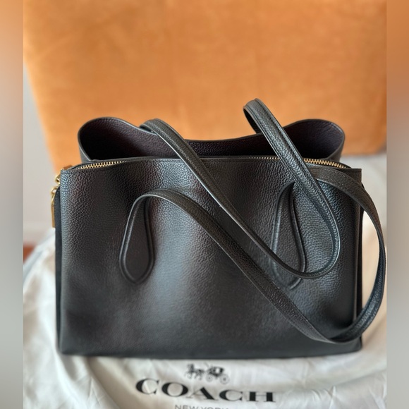 Coach | Lora Caryall Tote in Black with Brass Detailing - Picture 6 of 10